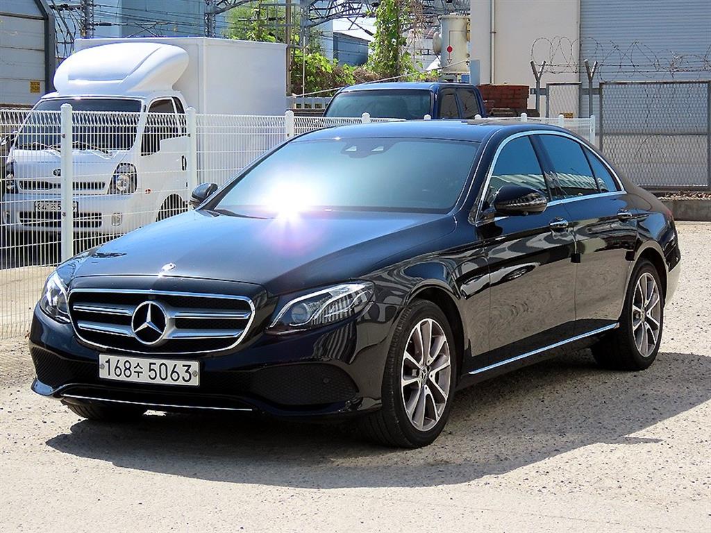 Mercedes Benz E class - Vista 2