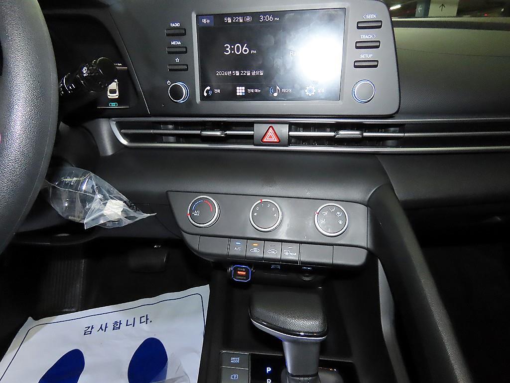 HYUNDAI Avante - Vista 11