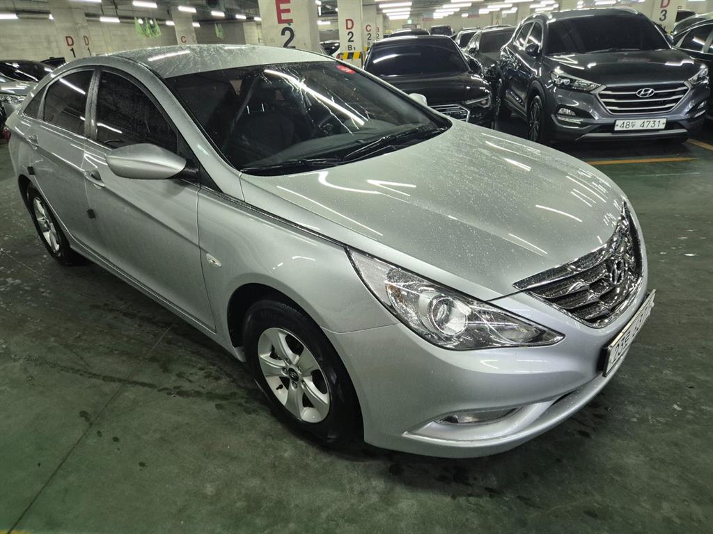 HYUNDAI Sonata - Vista 4