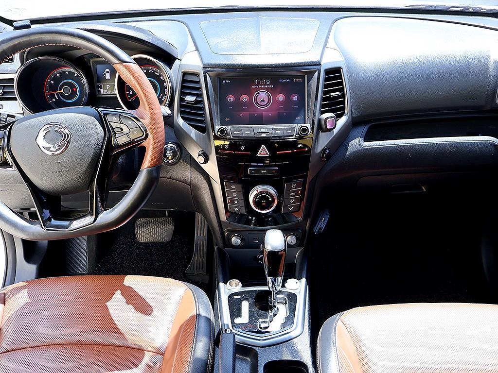 Ssangyong Tivoli - Vista 9