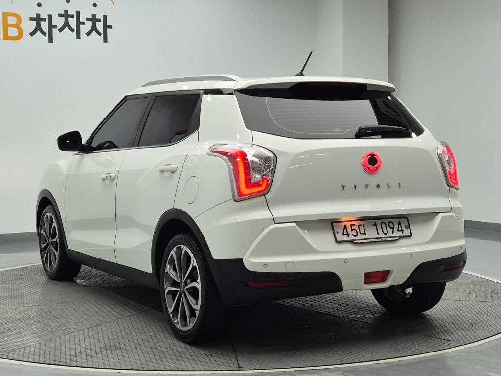 Ssangyong Tivoli - Vista 2
