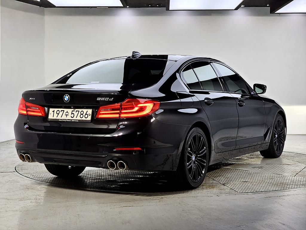 BMW 5 Series - Vista 4