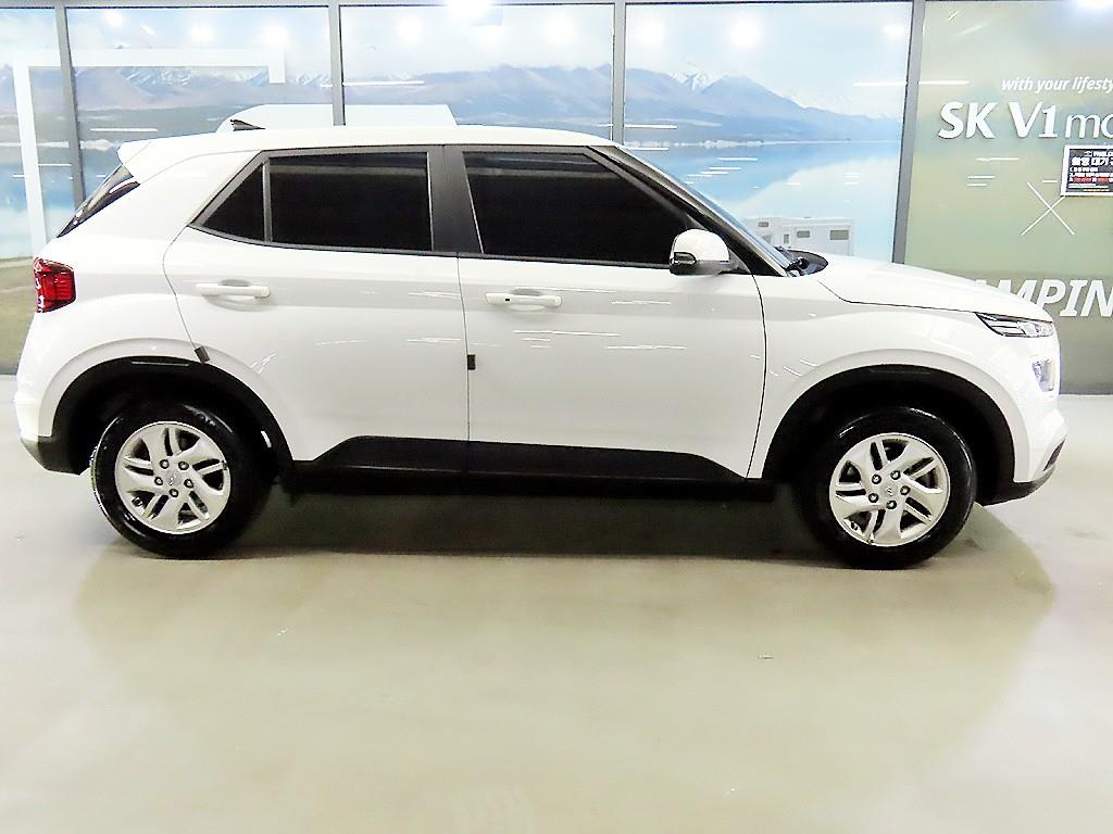 HYUNDAI Venue - Vista 3