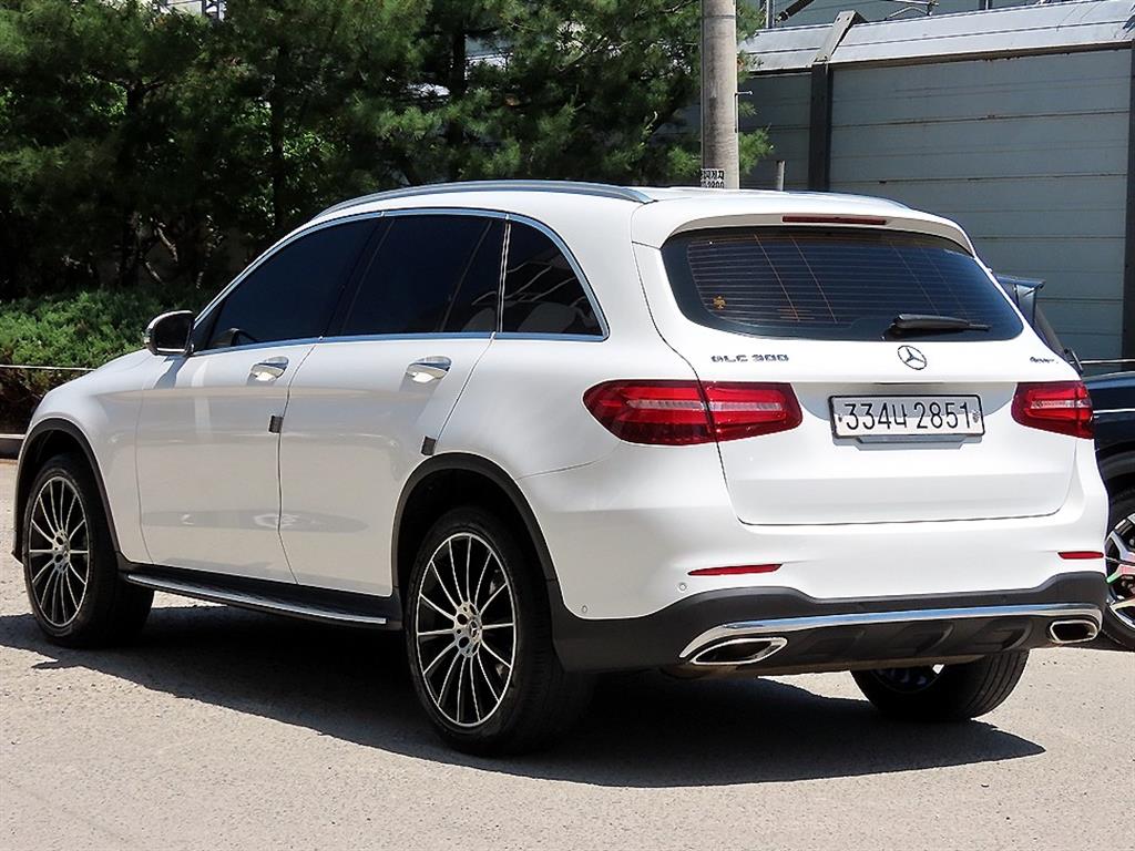 Mercedes Benz GLC Class - Vista 3