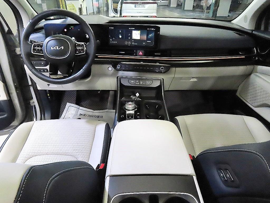 KIA Carnival - Vista 10