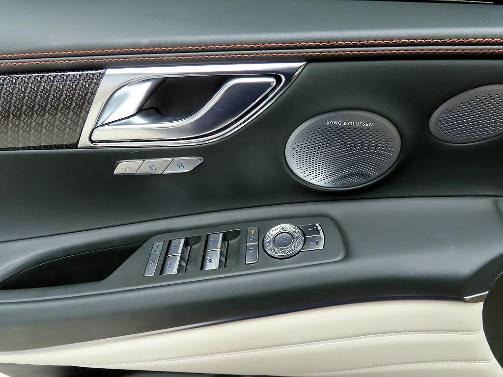Genesis GV80 - Vista 11
