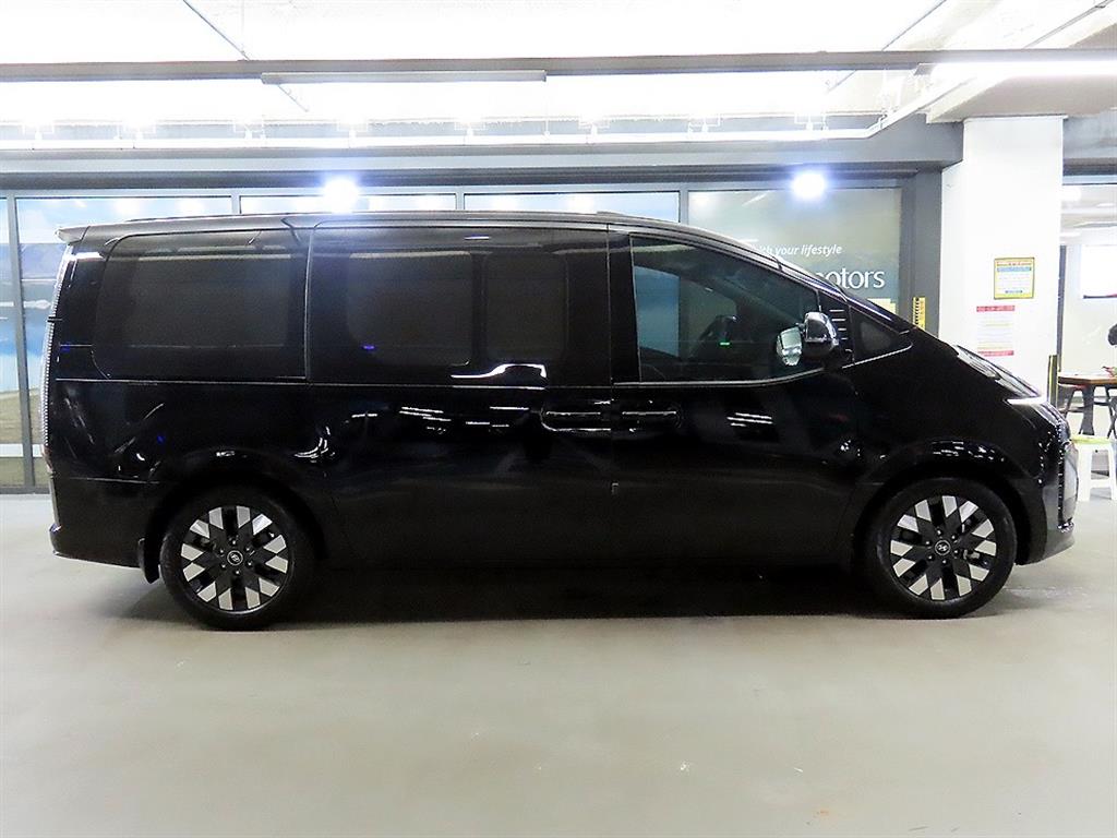 HYUNDAI Staria - Vista 3