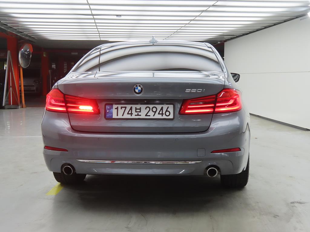 BMW 5 Series - Vista 3