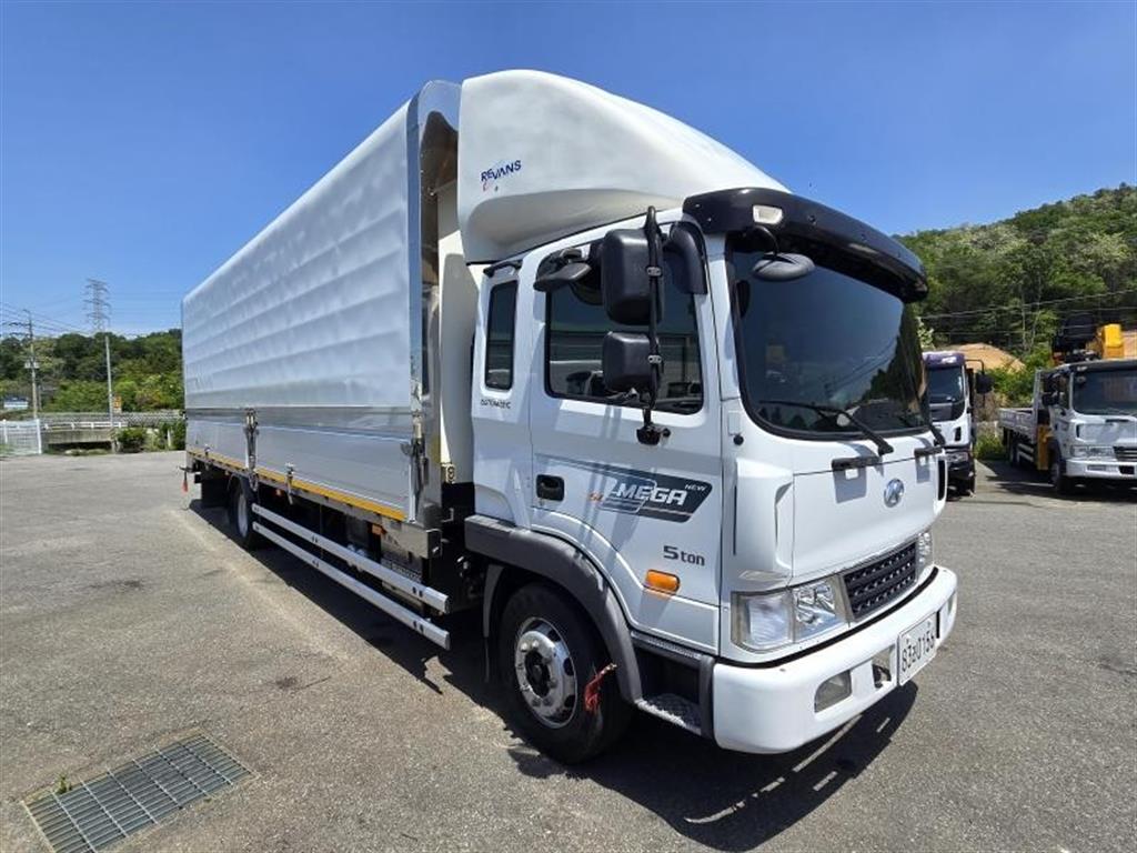 medium and large cargo truck - Vista 3