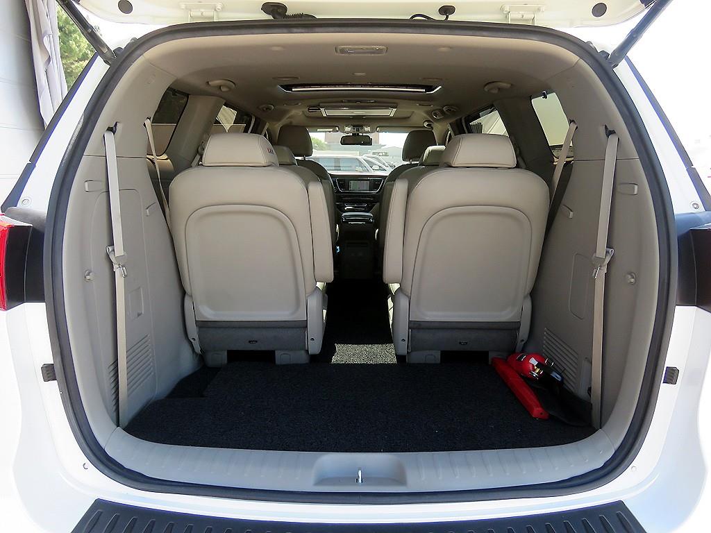 KIA Carnival - Vista 5