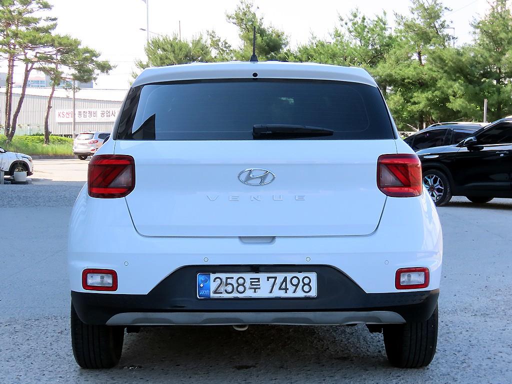 HYUNDAI Venue - Vista 4