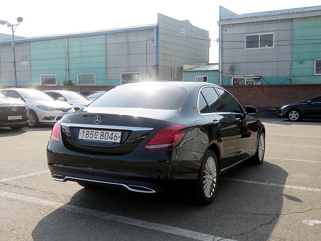 Mercedes Benz C Class - Vista 4