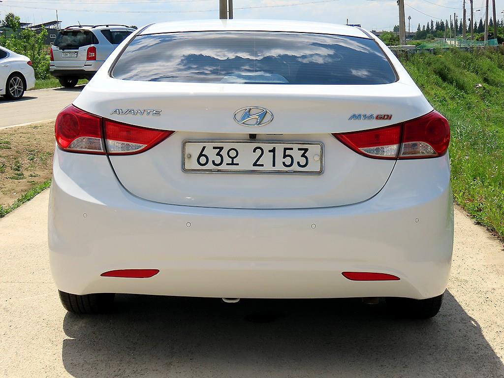 HYUNDAI Avante - Vista 4