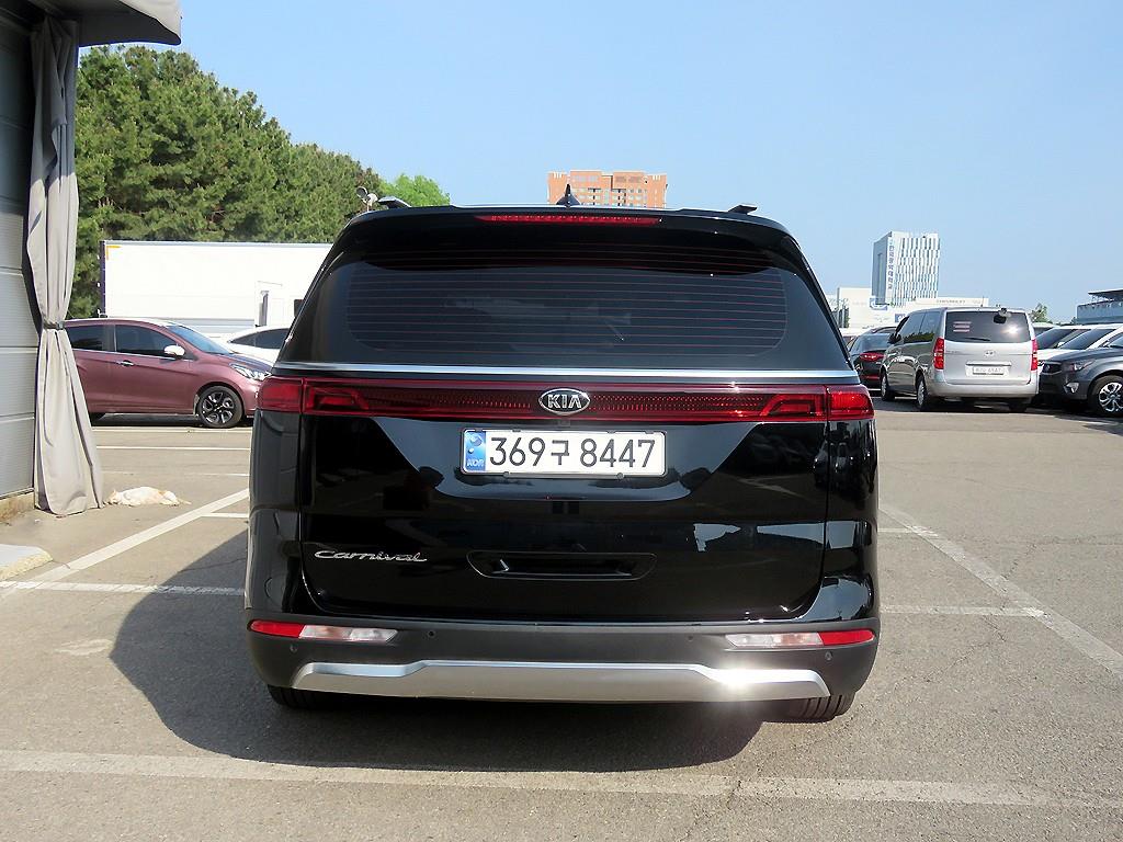 KIA Carnival - Vista 3