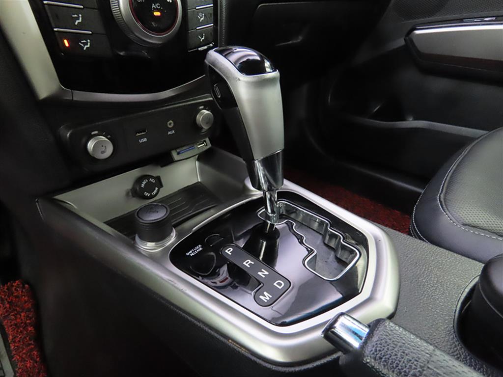 Ssangyong Tivoli - Vista 9