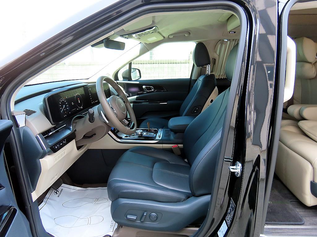 KIA Carnival - Vista 5