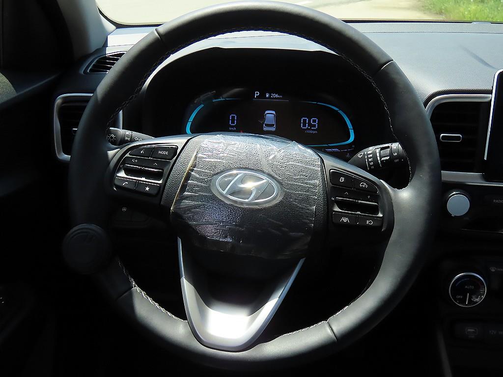 HYUNDAI Venue - Vista 7