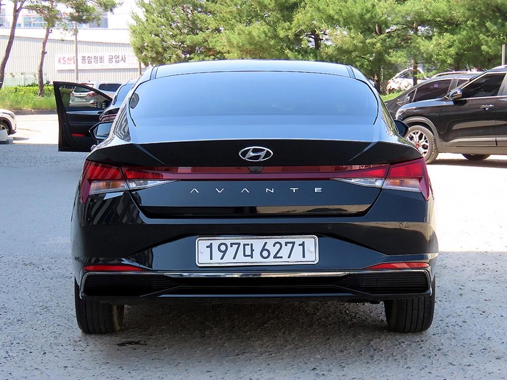 HYUNDAI Avante - Vista 4