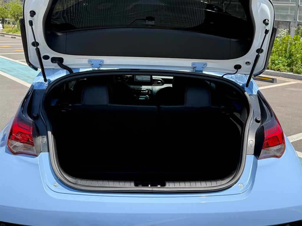 HYUNDAI Veloster - Vista 6