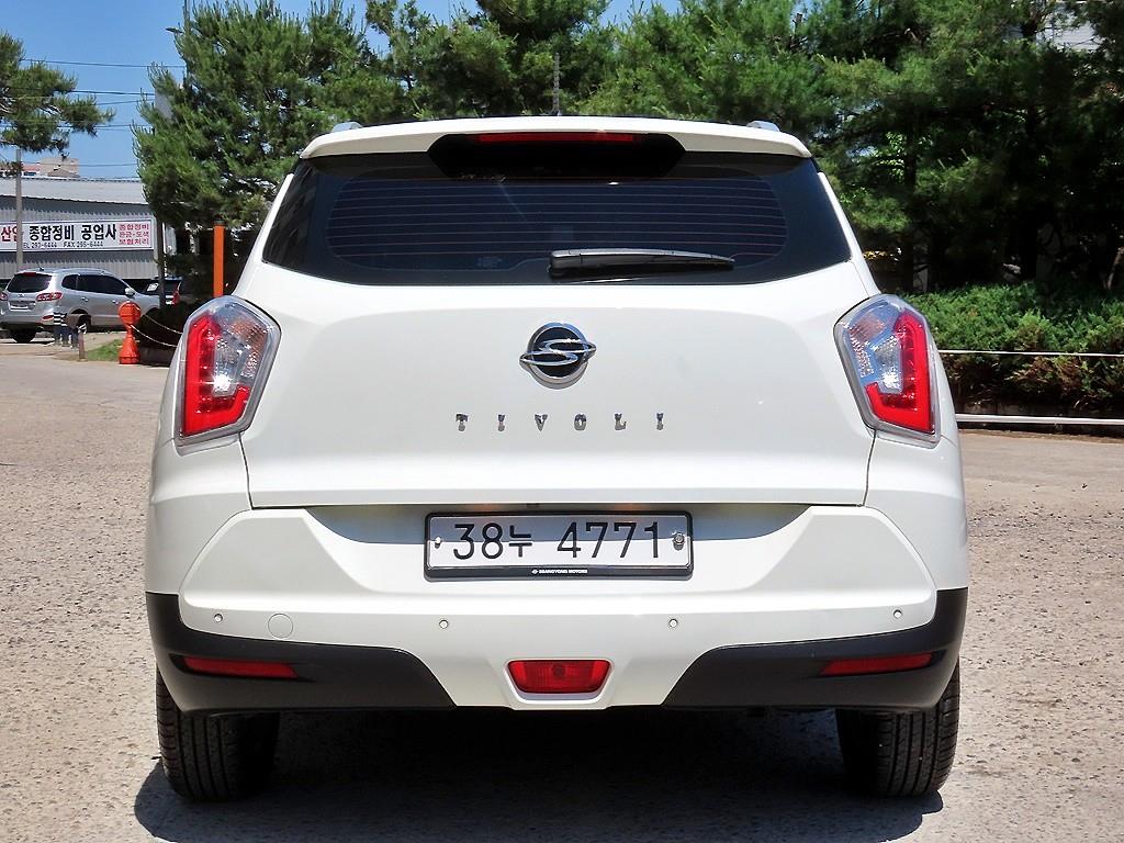 Ssangyong Tivoli - Vista 4