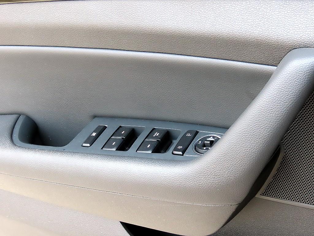 HYUNDAI Sonata - Vista 11