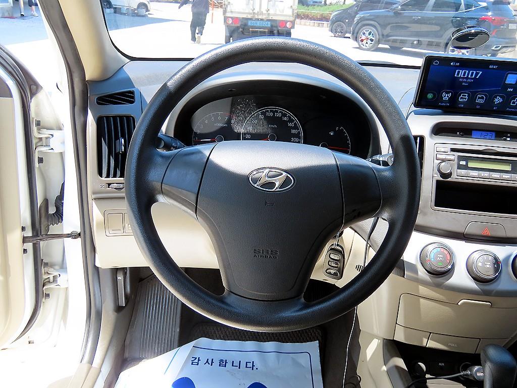 HYUNDAI Avante - Vista 8