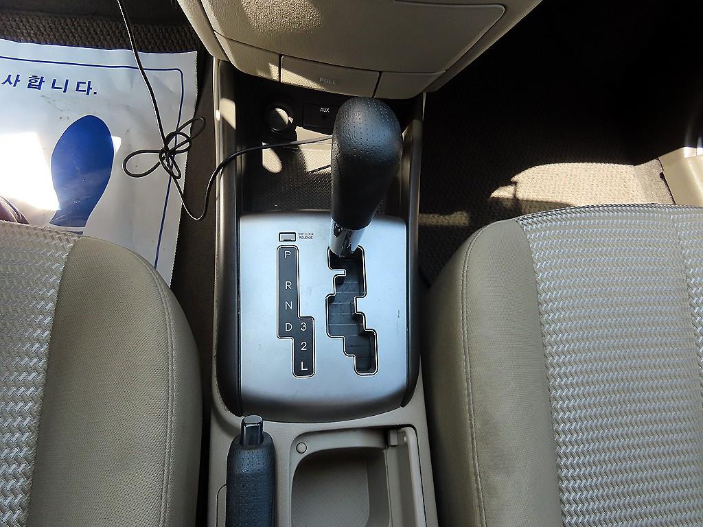HYUNDAI Avante - Vista 10