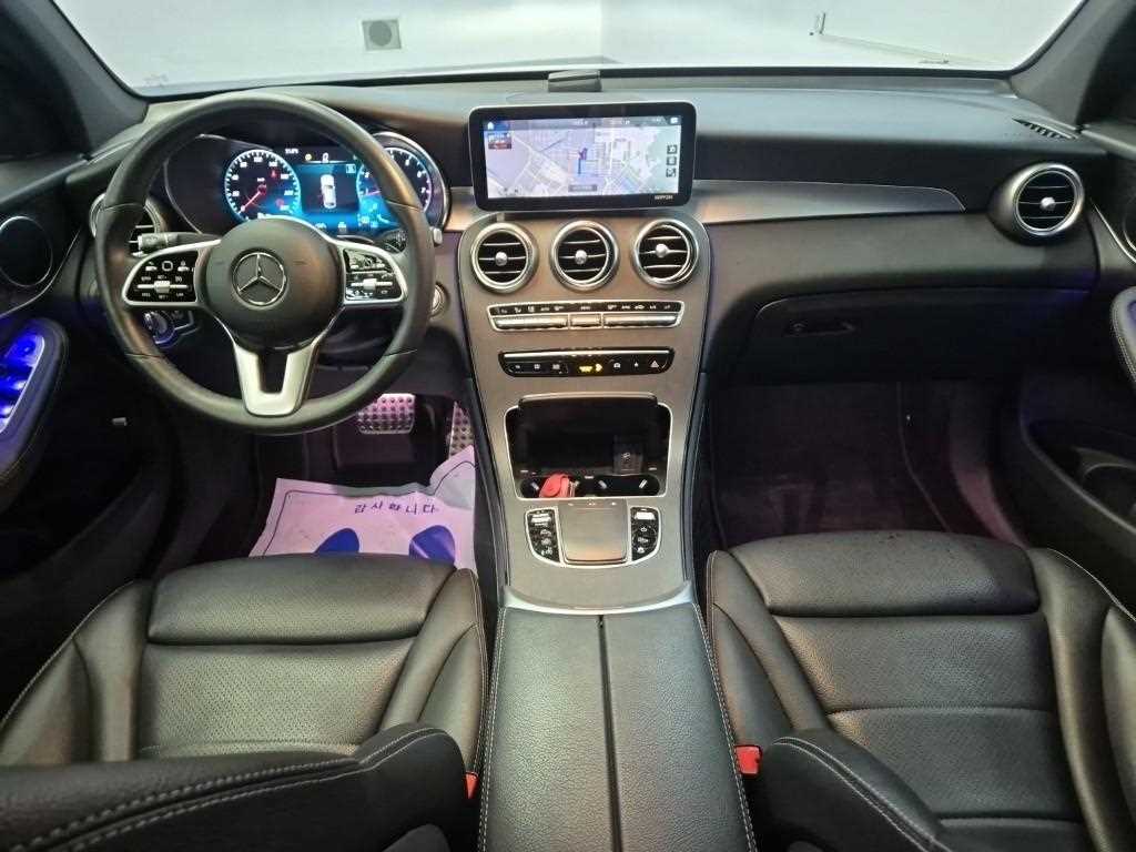 Mercedes Benz GLC Class - Vista 7