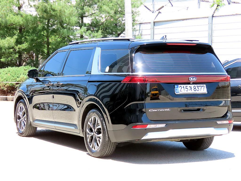 KIA Carnival - Vista 3