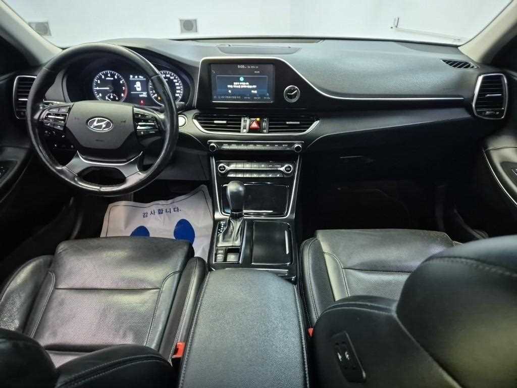 HYUNDAI Grandeur - Vista 7