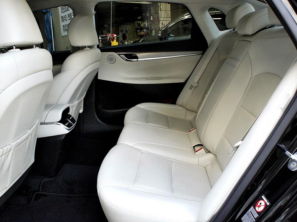 HYUNDAI Grandeur - Vista 11