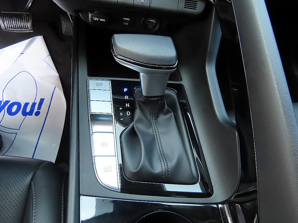 HYUNDAI Avante - Vista 10