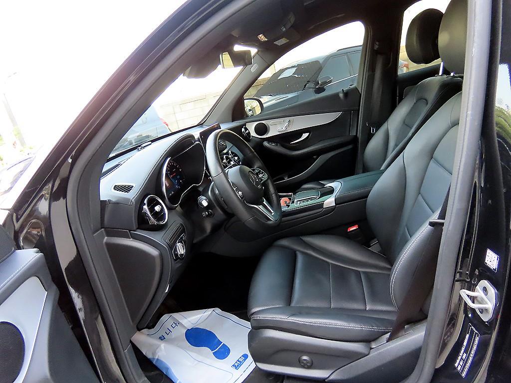 Mercedes Benz GLC Class - Vista 5