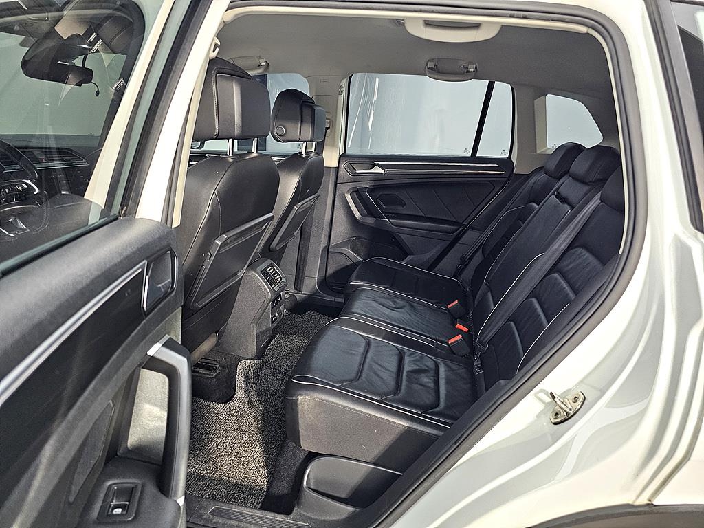Volkswagen Tiguan - Vista 9