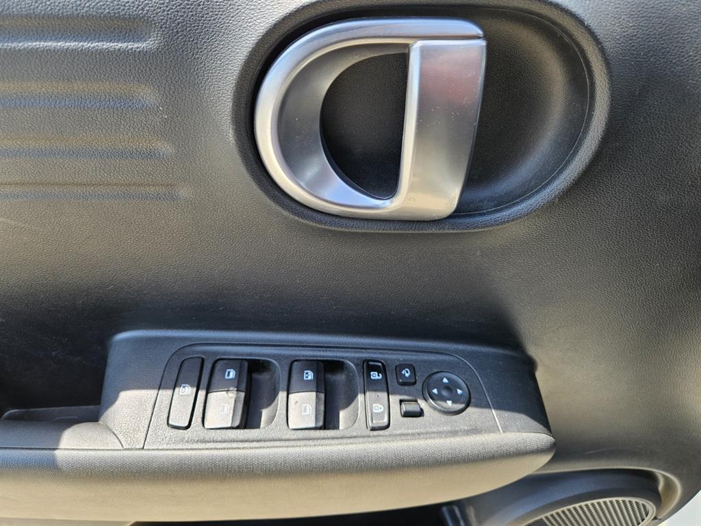 HYUNDAI Casper - Vista 9
