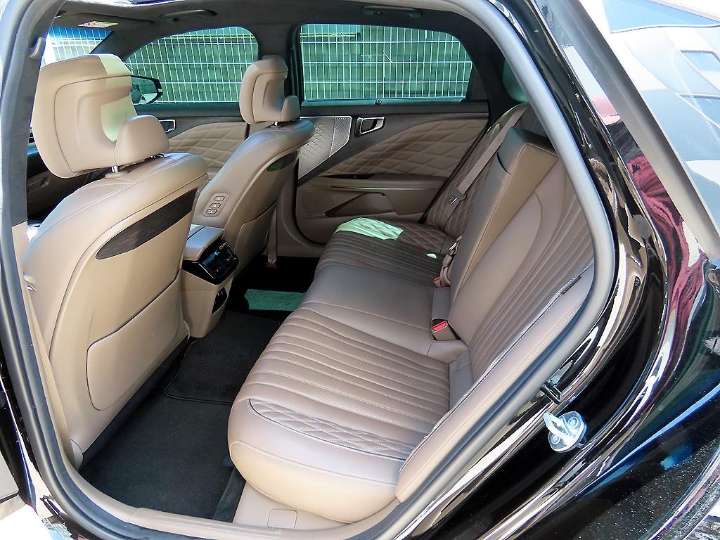 KIA K8 - Vista 6