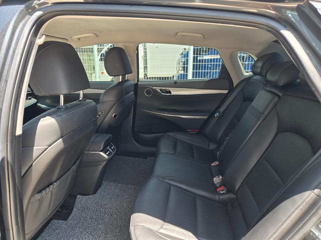 HYUNDAI Grandeur - Vista 6