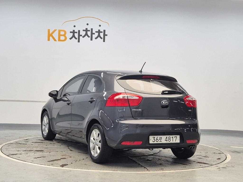 KIA Pride - Vista 2