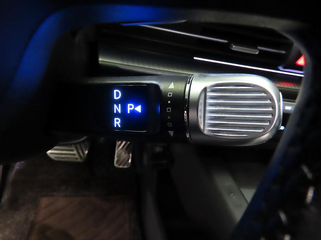 HYUNDAI Ioniq 6 - Vista 12