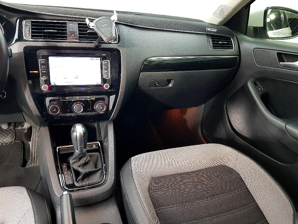 Volkswagen Jetta - Vista 10