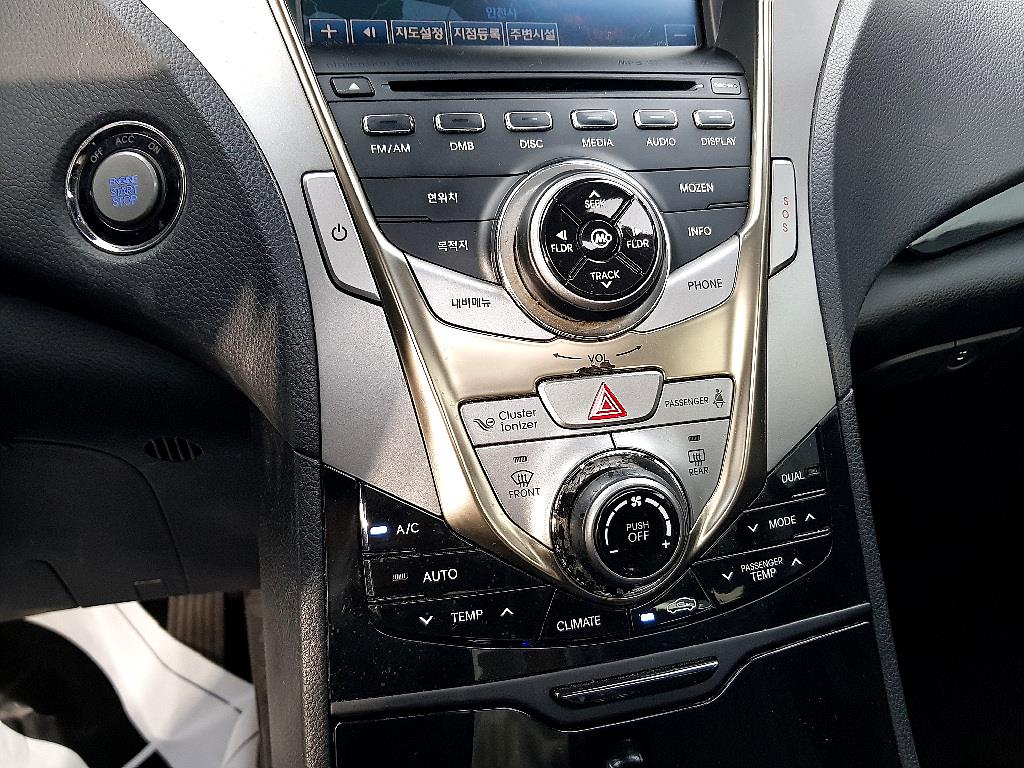 HYUNDAI Grandeur - Vista 12