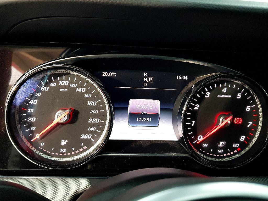 Mercedes Benz E class - Vista 5