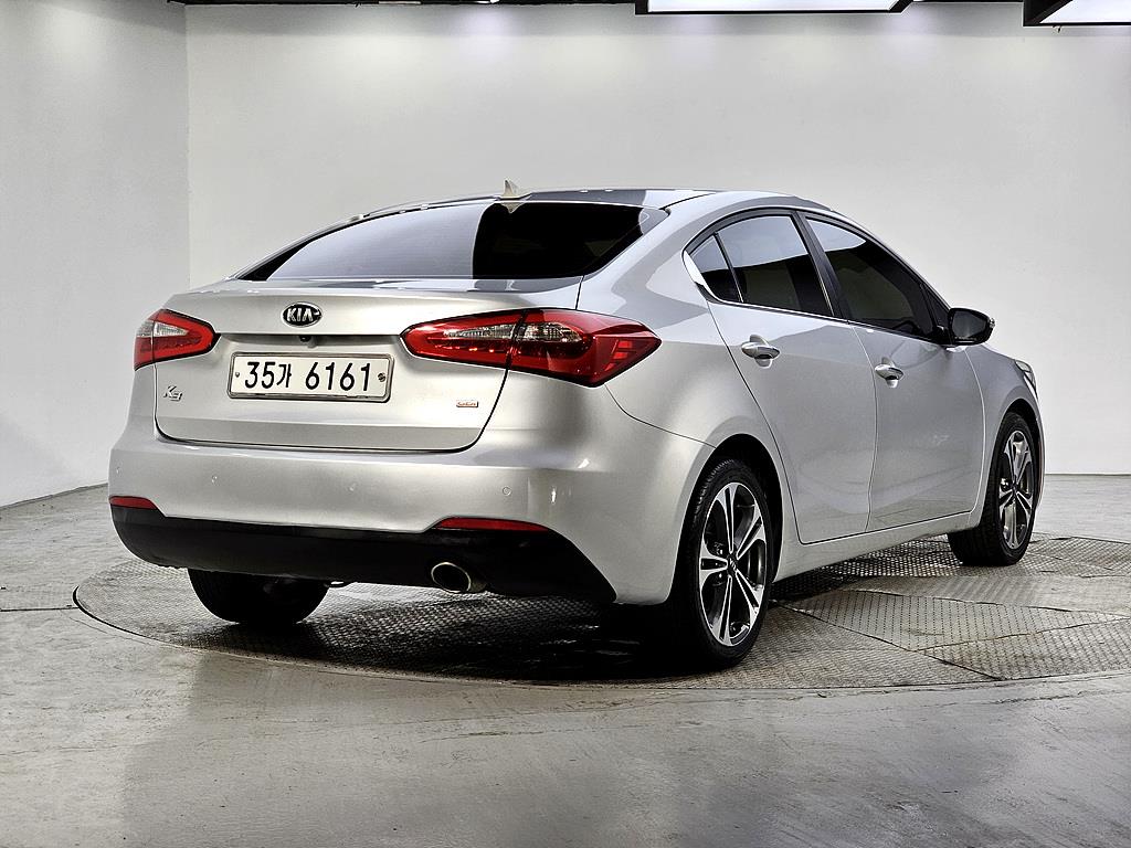 KIA K3 - Vista 4