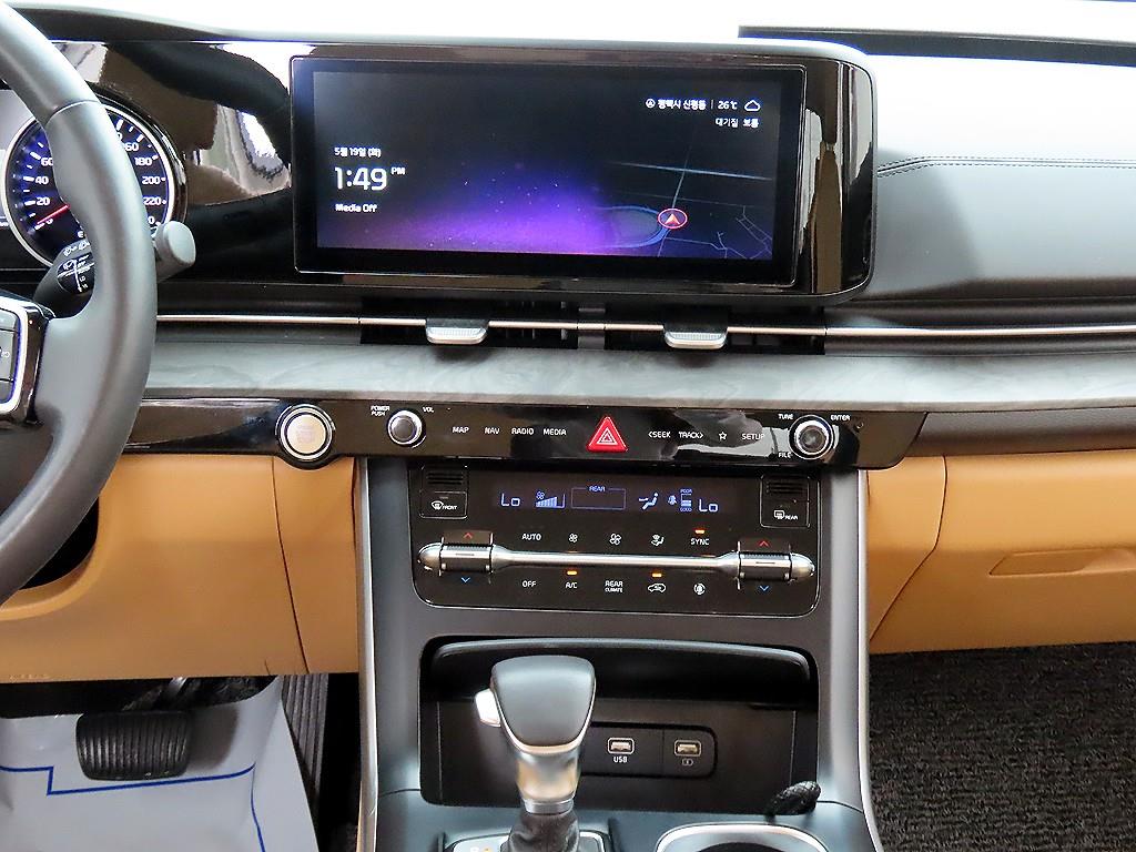 KIA Carnival - Vista 11