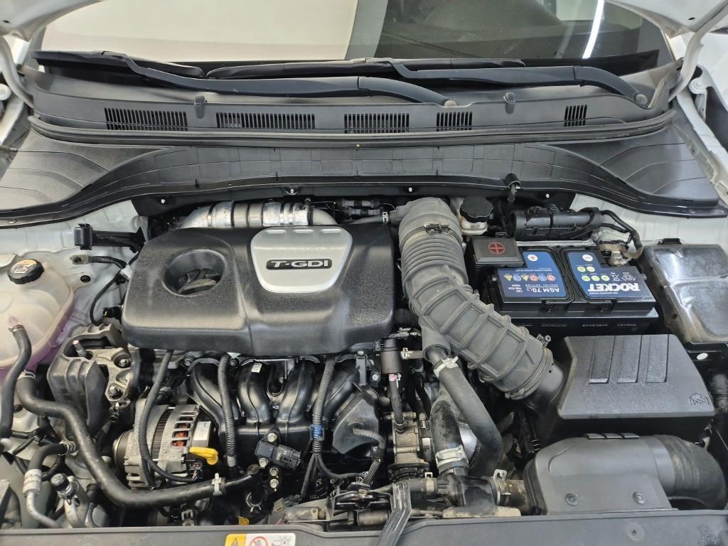 HYUNDAI Kona - Vista 5
