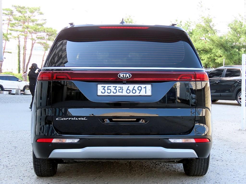 KIA Carnival - Vista 4