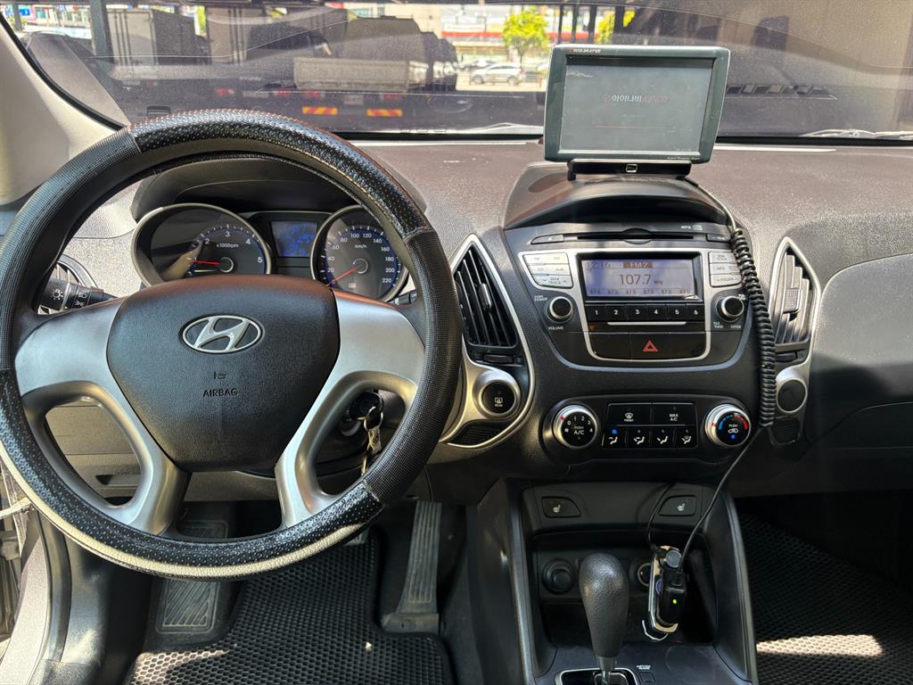 HYUNDAI Tucson - Vista 5