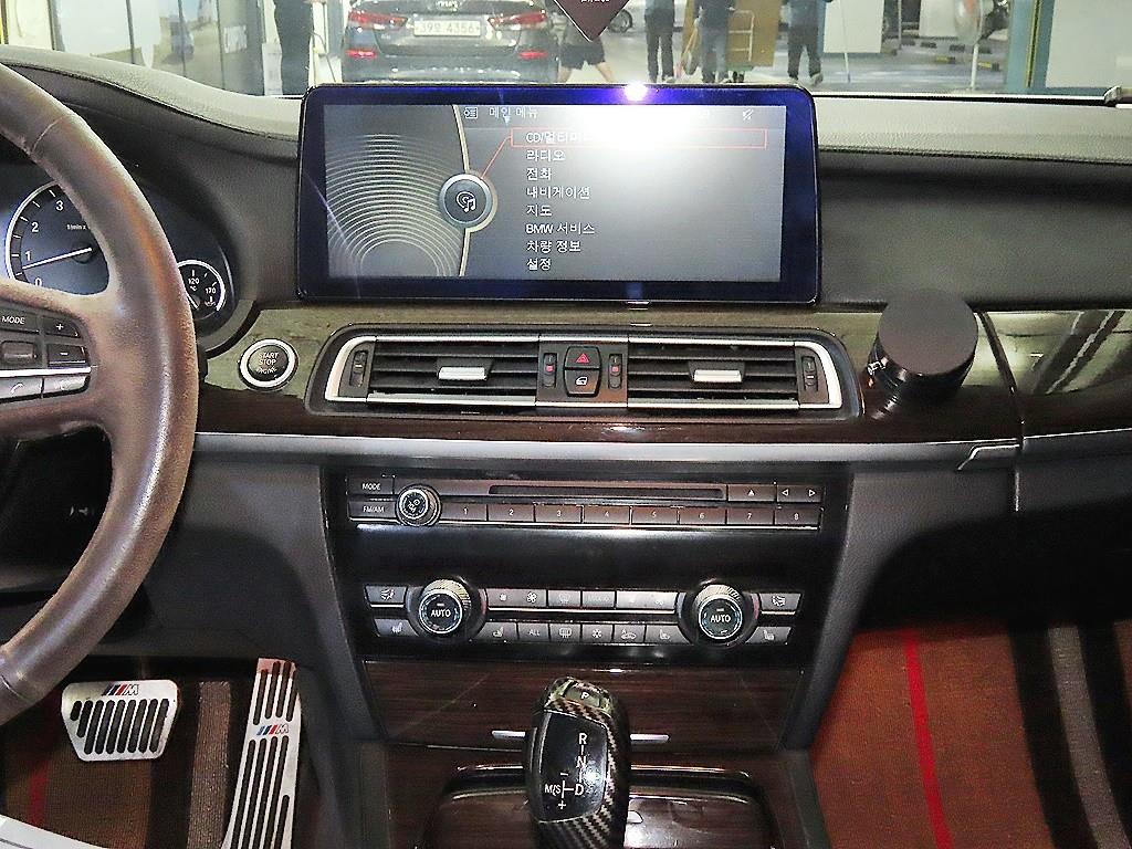 BMW 7 Series - Vista 11
