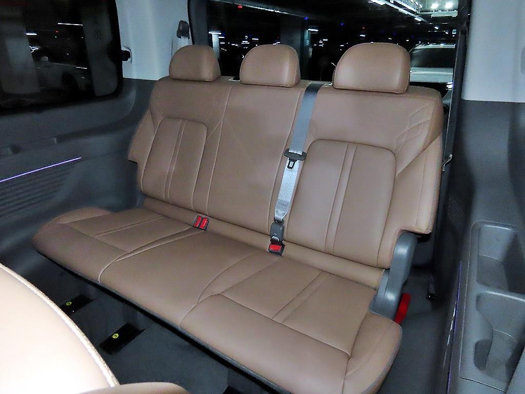 HYUNDAI Staria - Vista 8