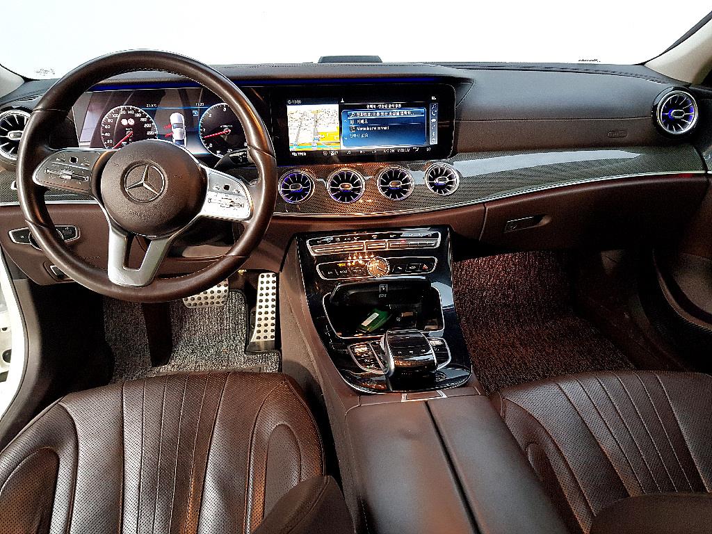 Mercedes Benz CLS Class - Vista 5